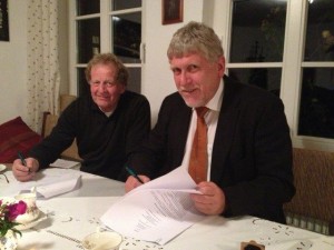 Unterzeichnung-300x225 in 